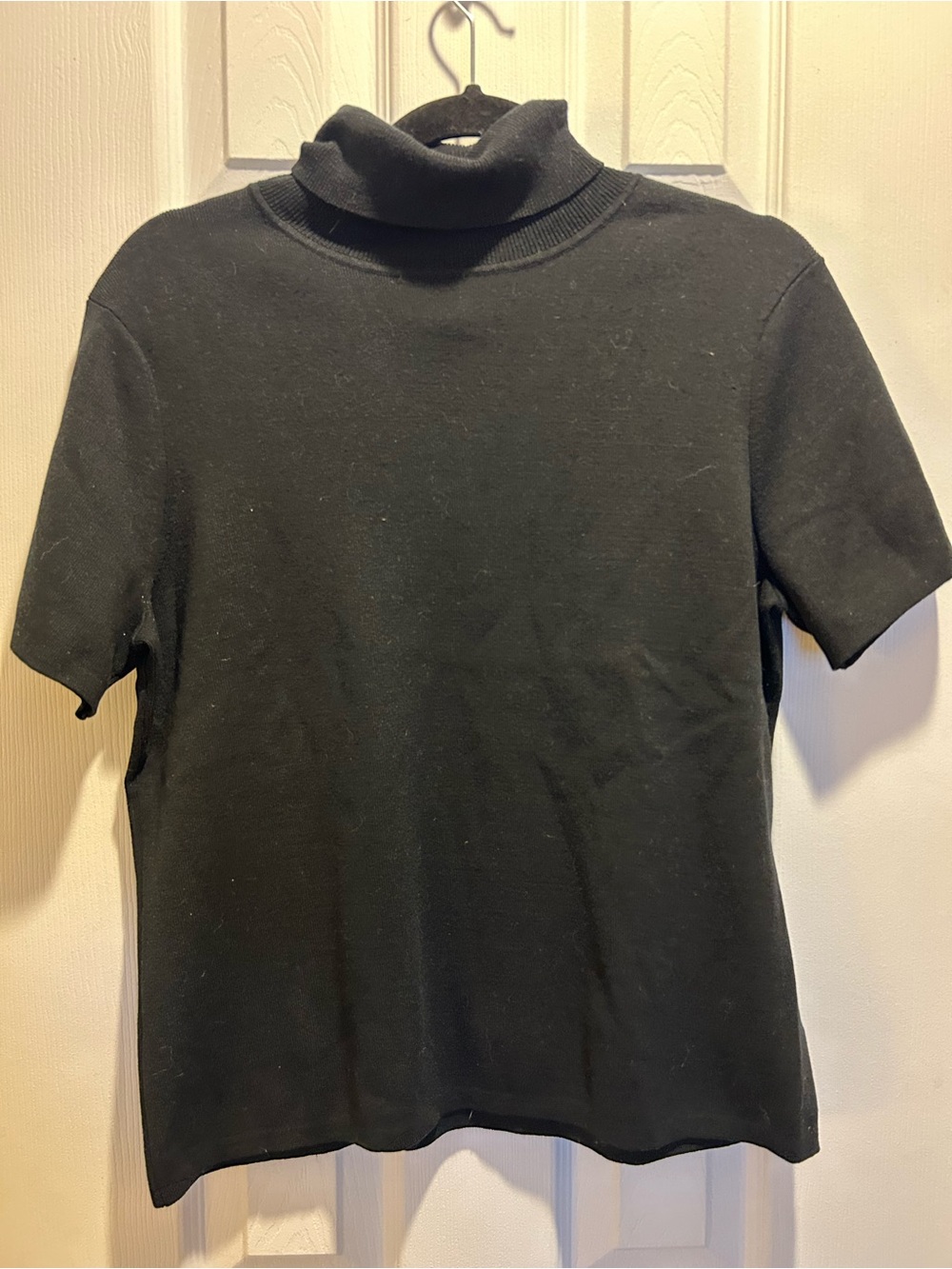 Jones New York Classic Black Short-Sleeve Silk blend Turtleneck Top